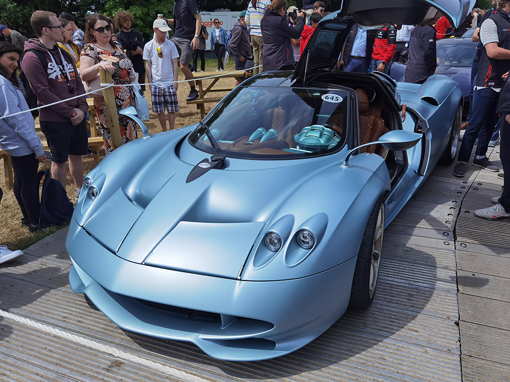 帕加尼Huayra Codalunga全球首次亮相