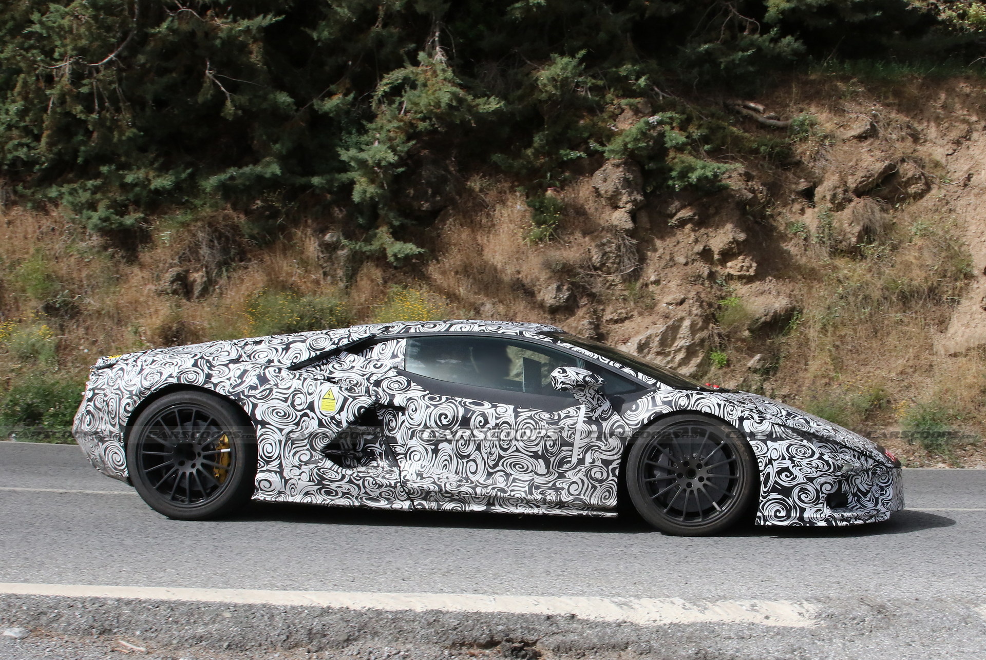 兰博基尼 Aventador 的继任者将配备 V12 混合动力