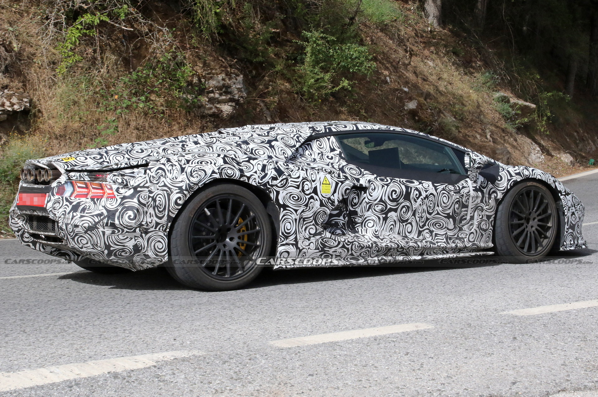 兰博基尼 Aventador 的继任者将配备 V12 混合动力