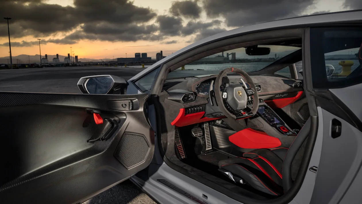兰博基尼 Huracan Technica 2022 回顾——法拉利 296 GTB 的模拟竞争对手
