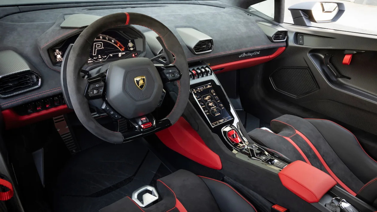 兰博基尼 Huracan Technica 2022 回顾——法拉利 296 GTB 的模拟竞争对手