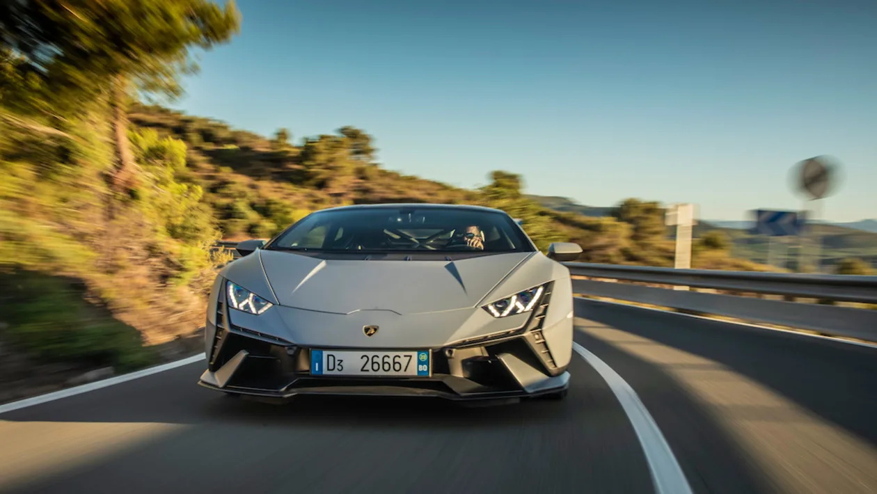 兰博基尼 Huracan Technica 2022 回顾——法拉利 296 GTB 的模拟竞争对手