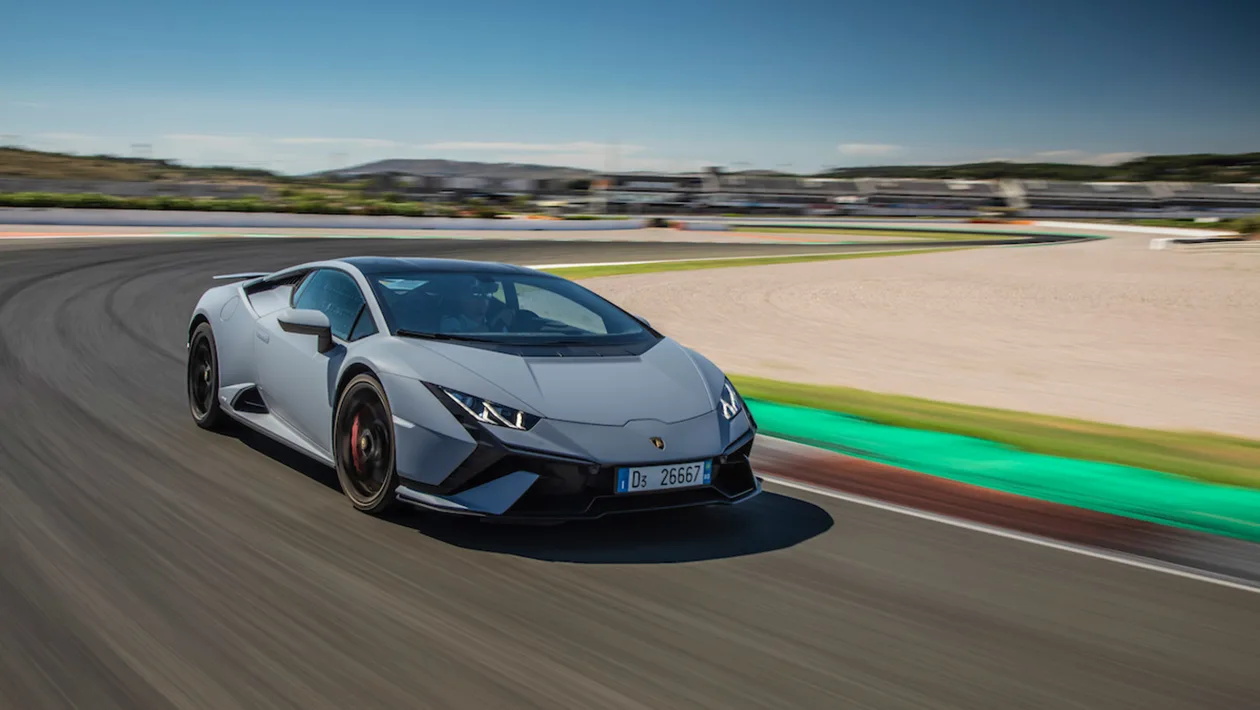 兰博基尼 Huracan Technica 2022 回顾——法拉利 296 GTB 的模拟竞争对手