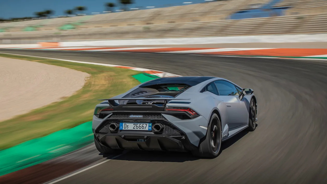 兰博基尼 Huracan Technica 2022 回顾——法拉利 296 GTB 的模拟竞争对手