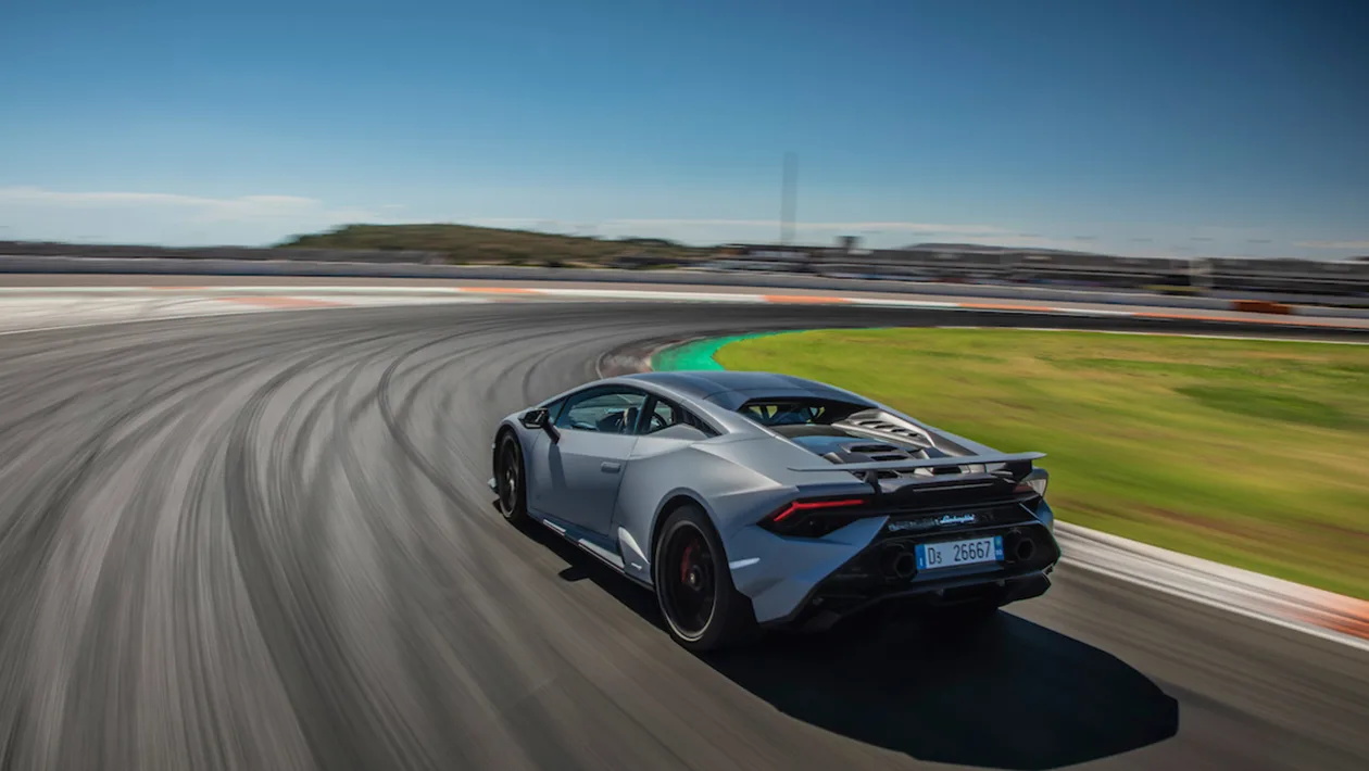 兰博基尼 Huracan Technica 2022 回顾——法拉利 296 GTB 的模拟竞争对手