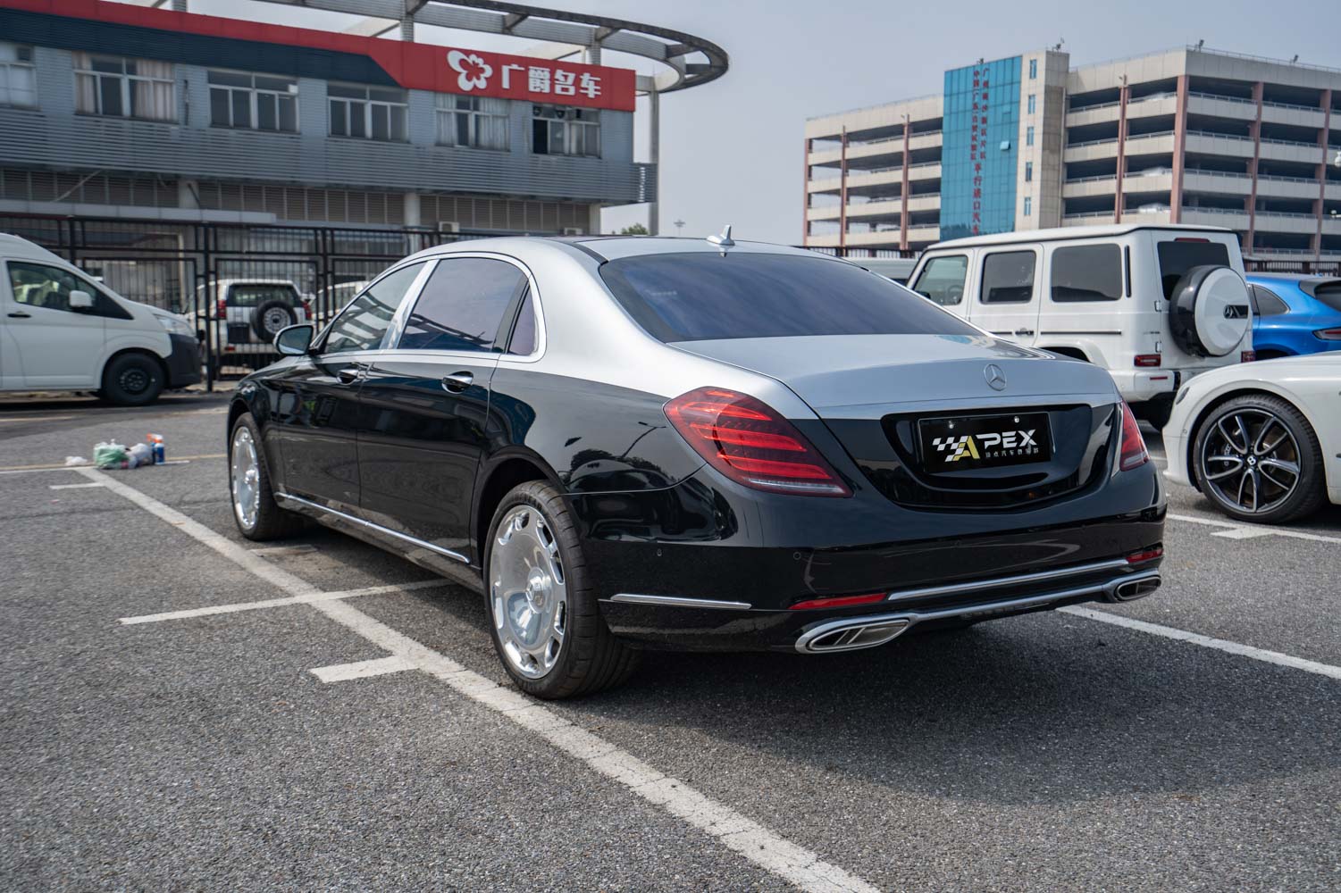 奔驰上半年在华交付超过35.58万辆新车