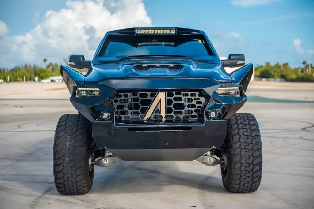 基于Ram 1500 TRX打造的Apocalype 6×6亮相