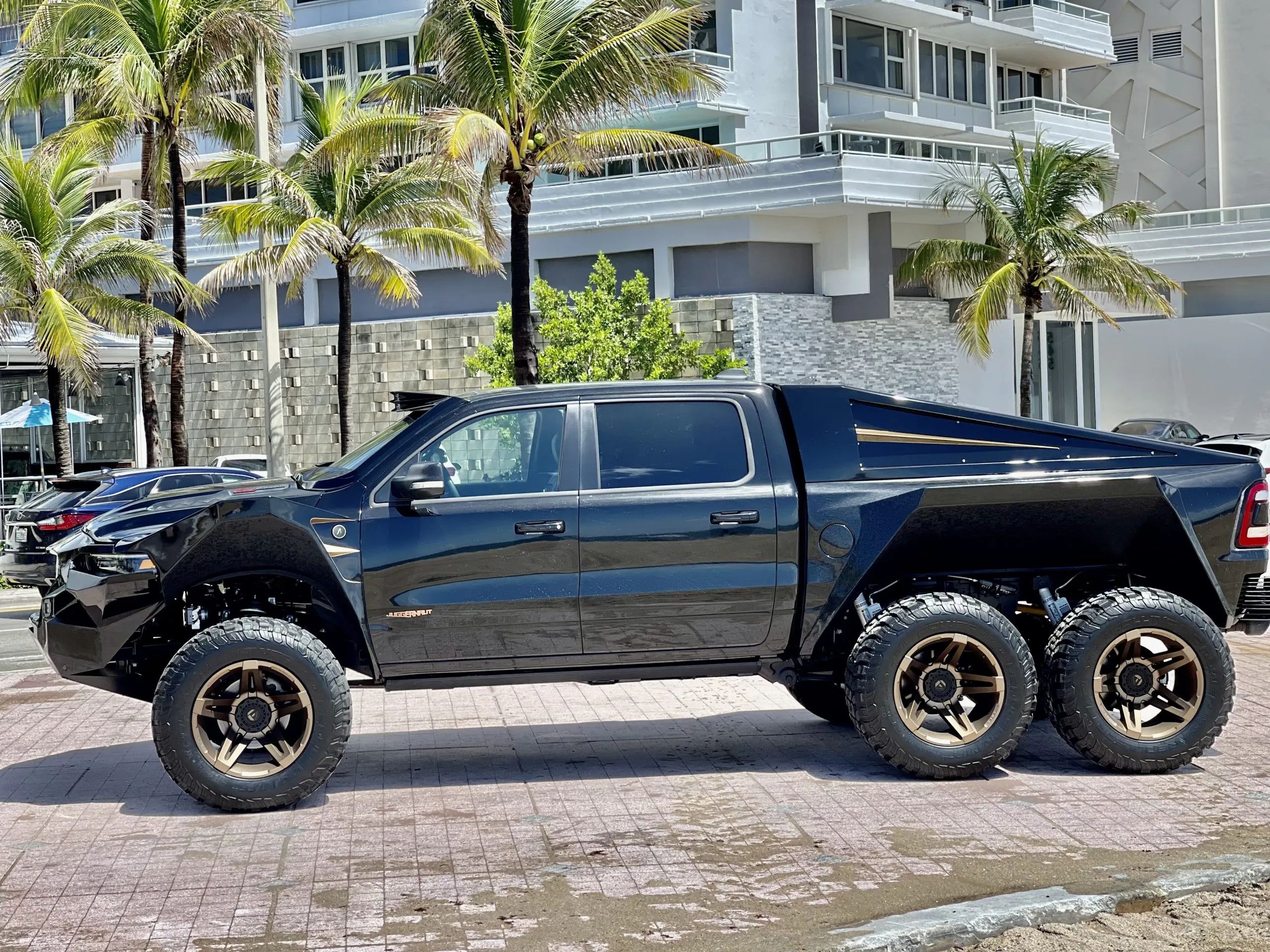 基于Ram 1500 TRX打造的Apocalype 6×6亮相