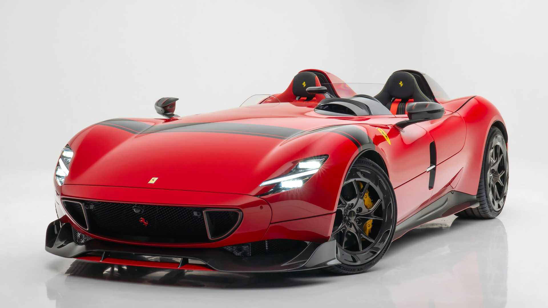Mansory 为法拉利 Monza SP2 提供红色排气管小套件
