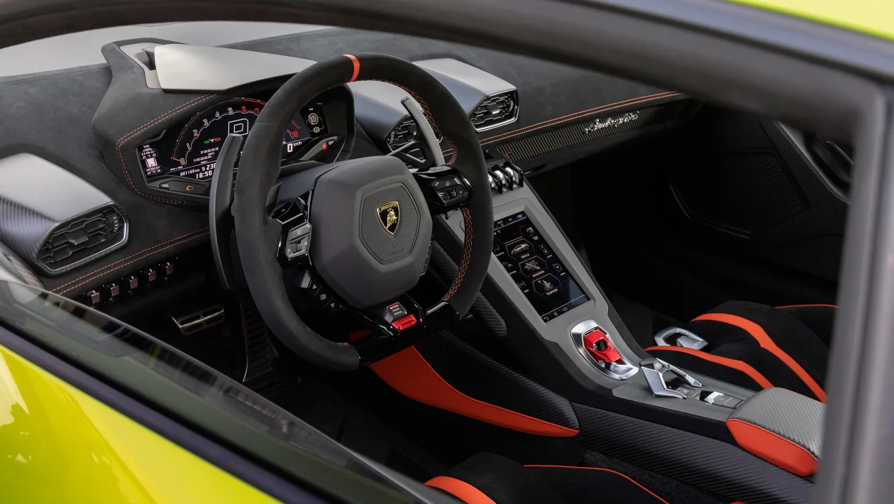 兰博基尼 Huracán STO 2022 回顾 – 与迈凯伦 765LT 相抗衡的终极 V10 Lambo