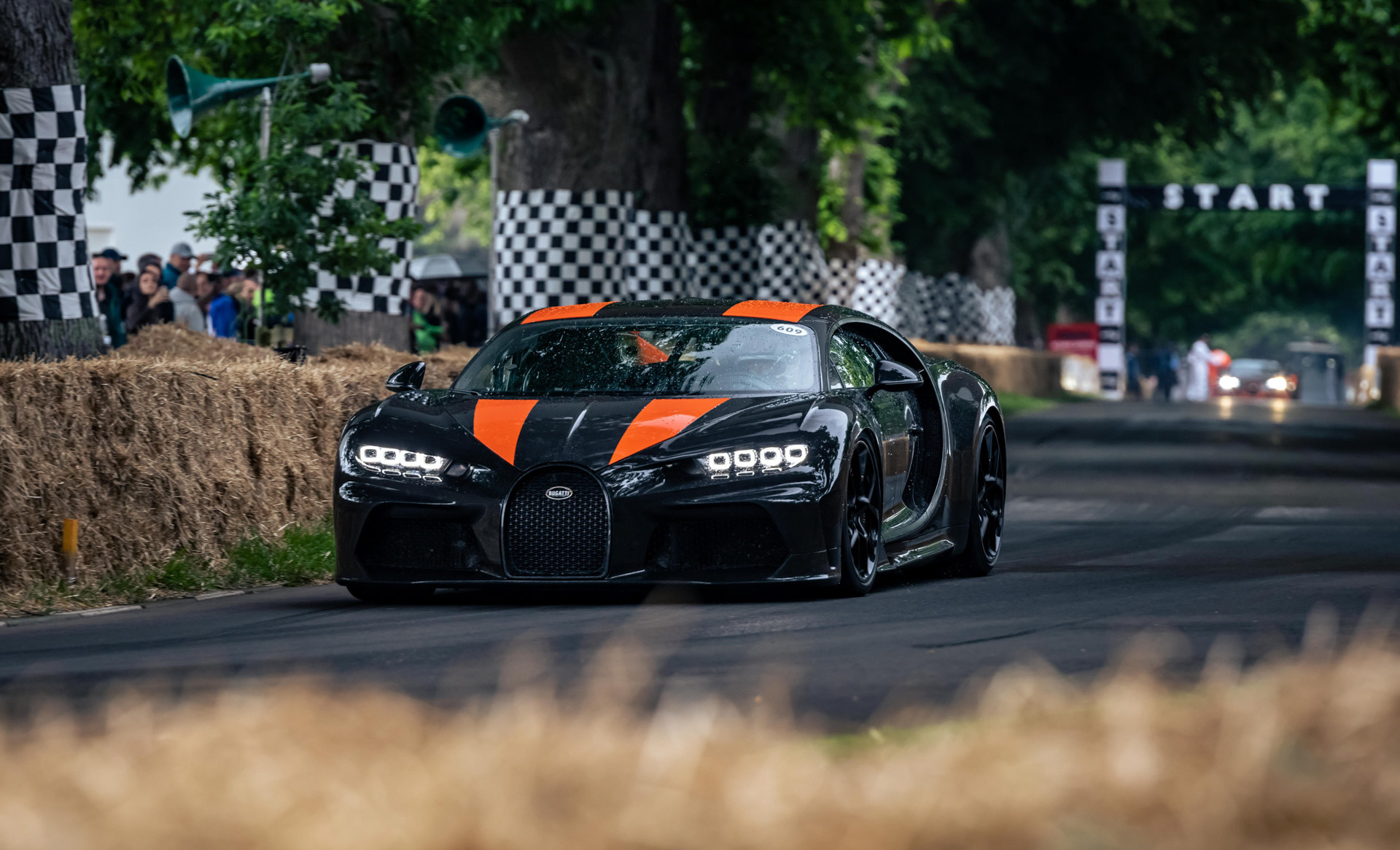 30台布加迪Chiron Super Sport 300+全部交付