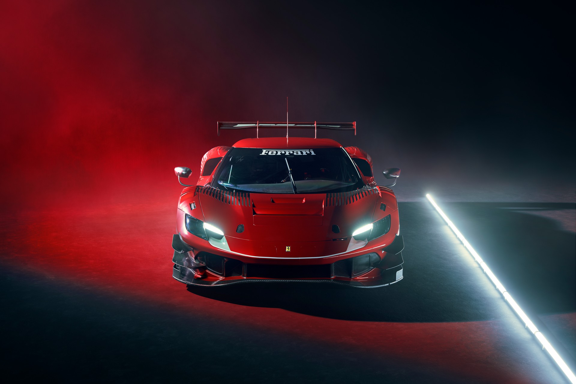 法拉利 296 GT3 首次亮相 马拉内罗的全新600马力赛车