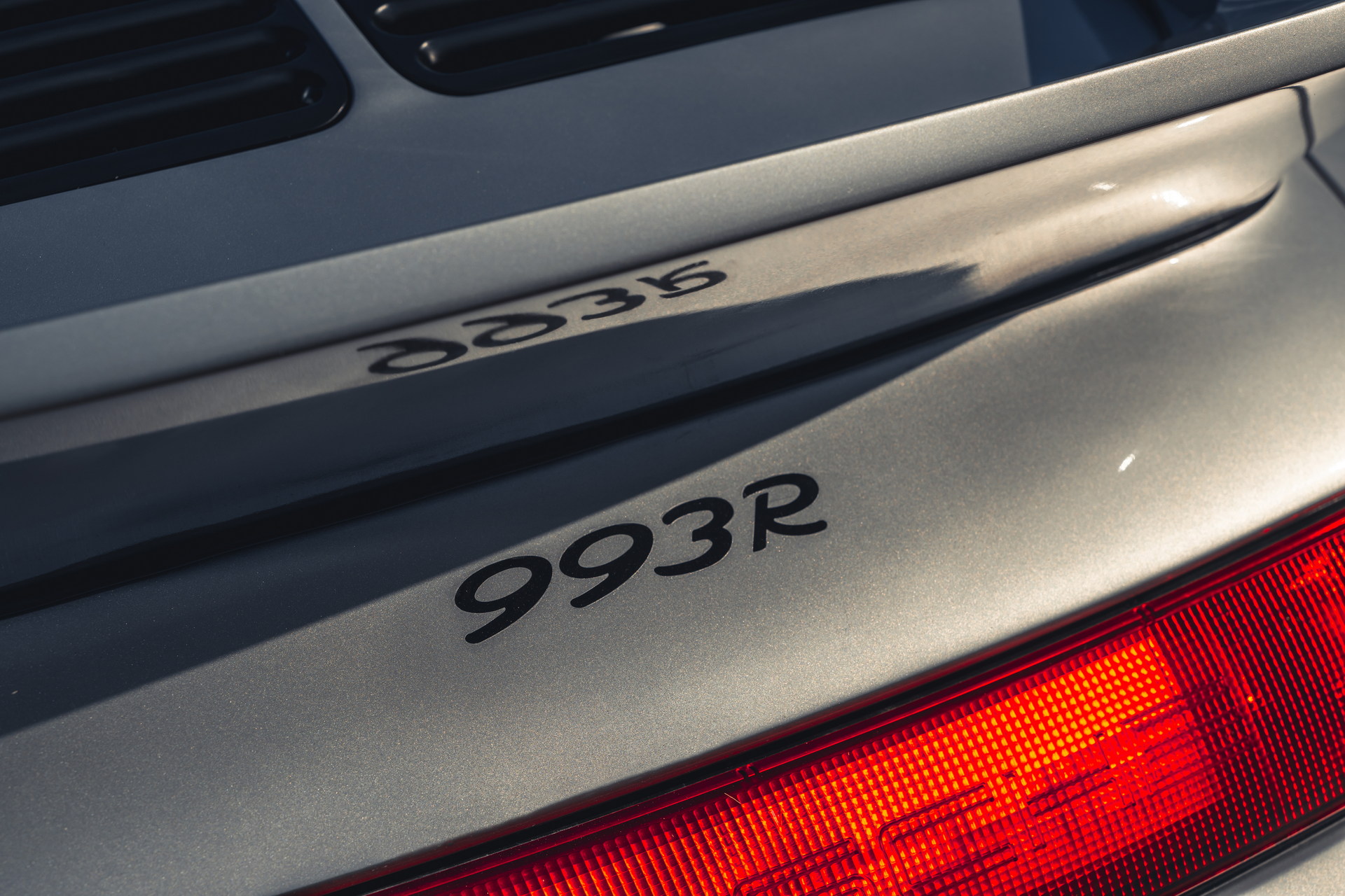 保时捷专家Paul Stephens推出了最新作品 Autoart 993R