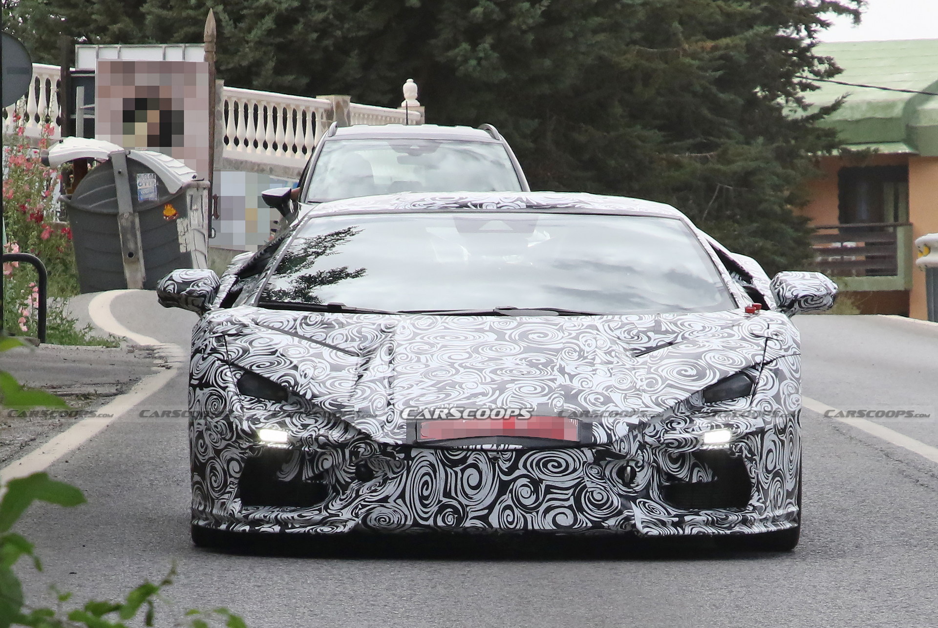 2024年兰博基尼超级跑车：Aventador插电式混合动力V12继任者