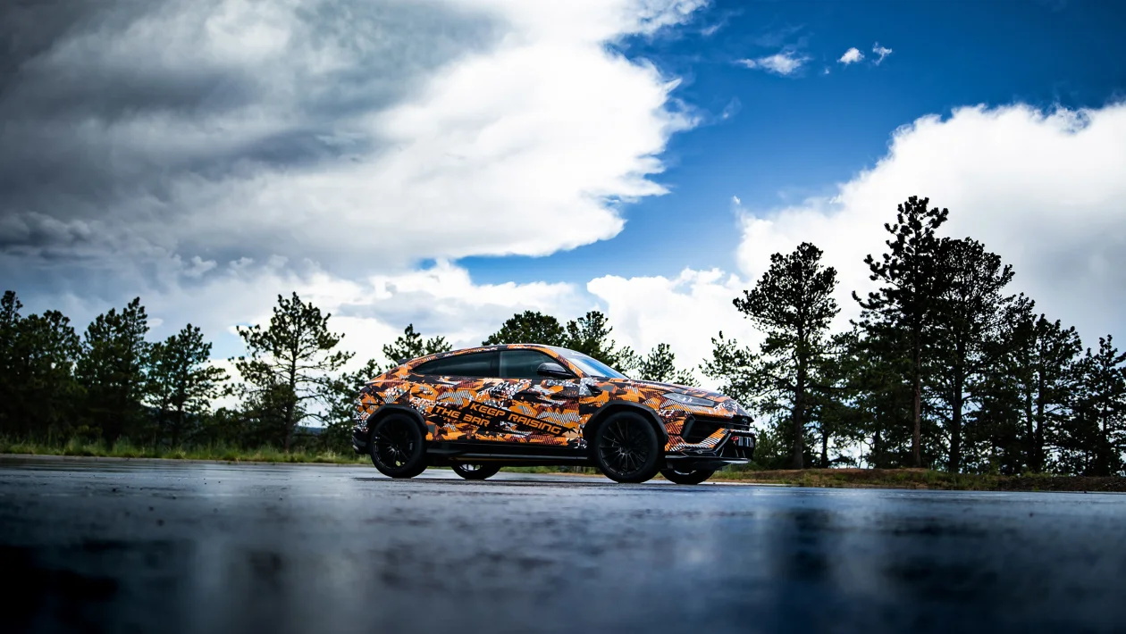 新的高性能兰博基尼 Urus 衍生品打破派克峰 SUV 记录