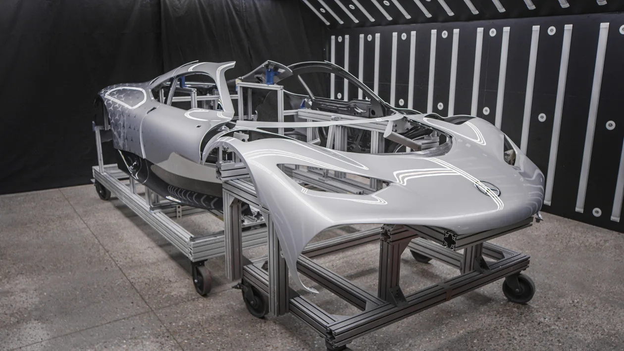 梅赛德斯-AMG One 超级跑车在英国投入生产