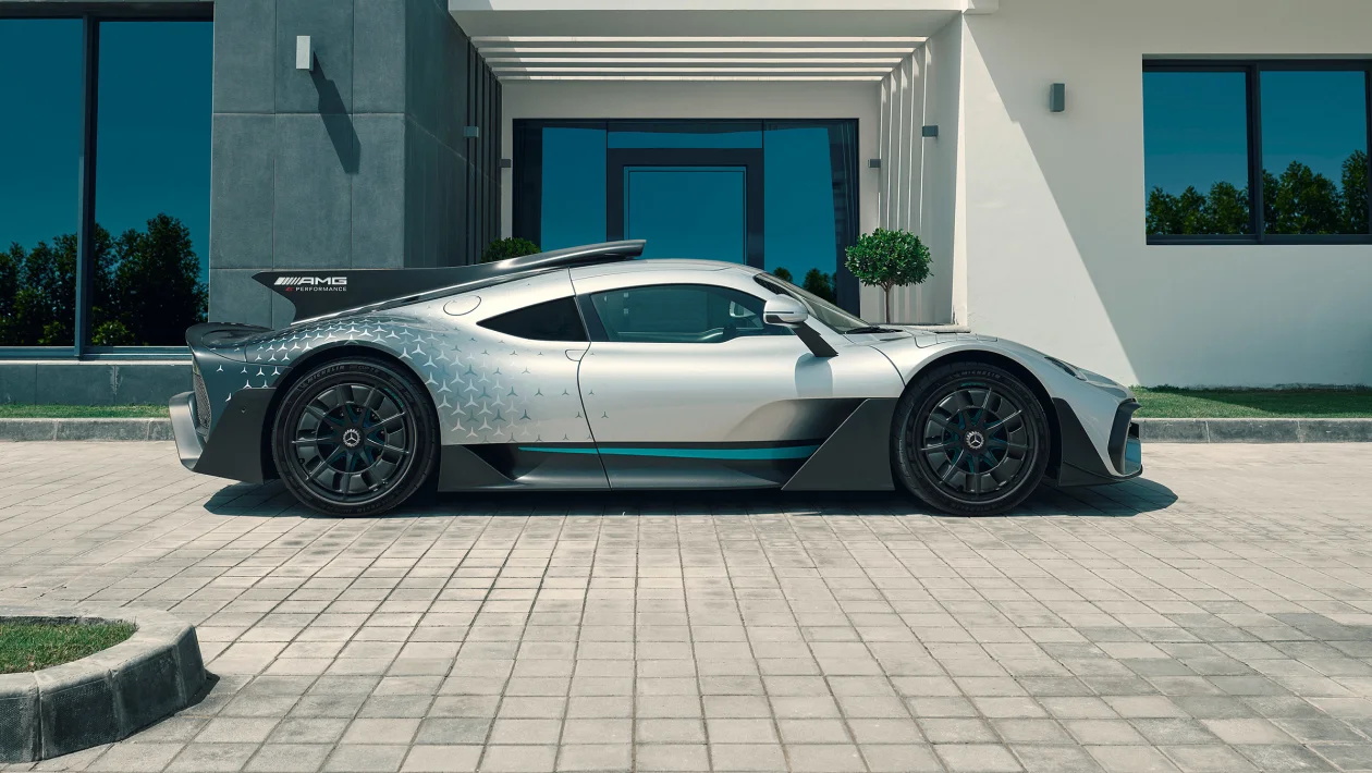 梅赛德斯-AMG One 超级跑车在英国投入生产