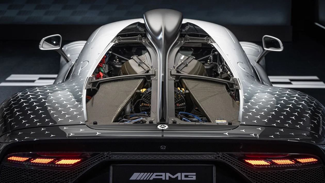 梅赛德斯-AMG One 超级跑车在英国投入生产