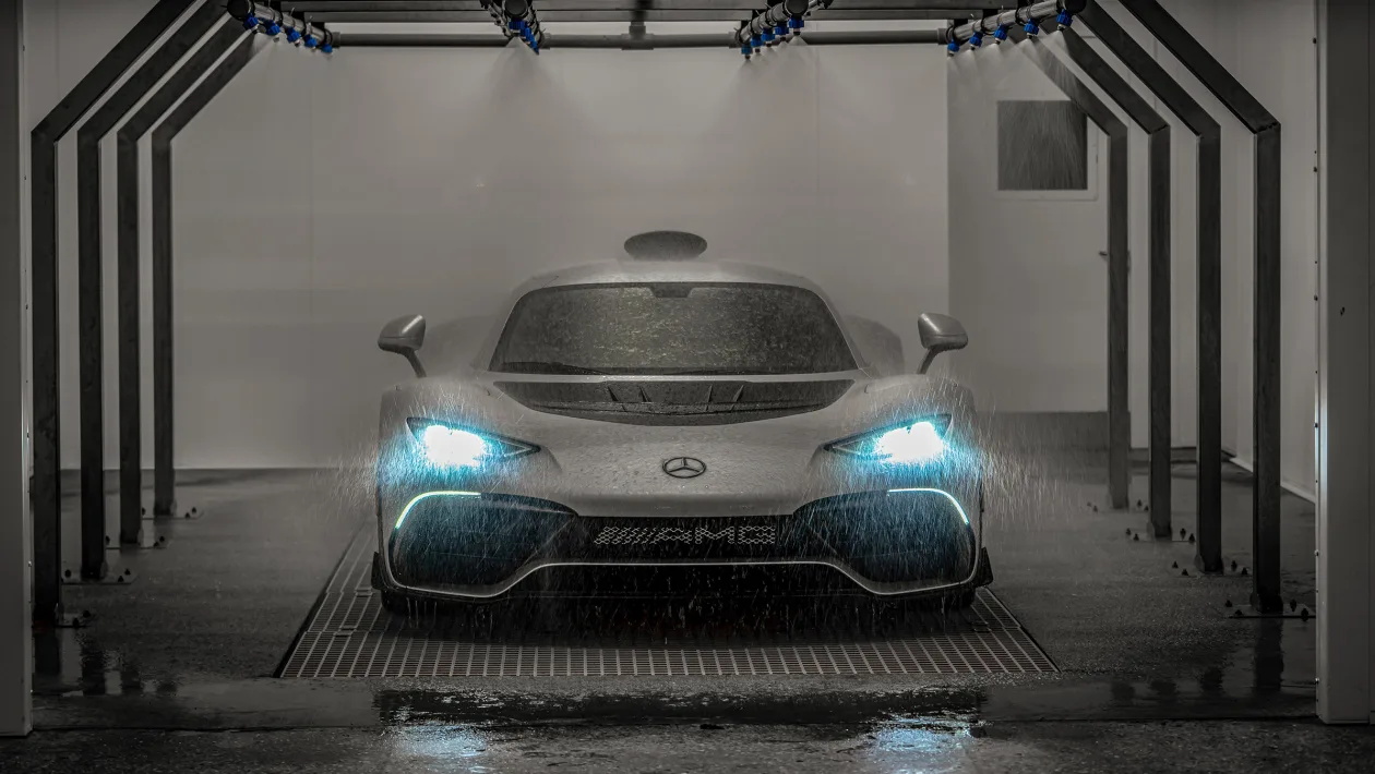 梅赛德斯-AMG One 超级跑车在英国投入生产