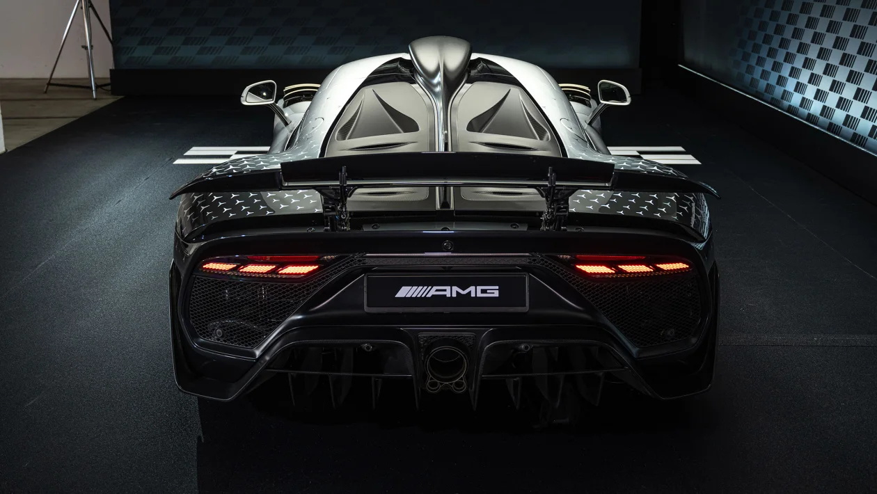 梅赛德斯-AMG One 超级跑车在英国投入生产