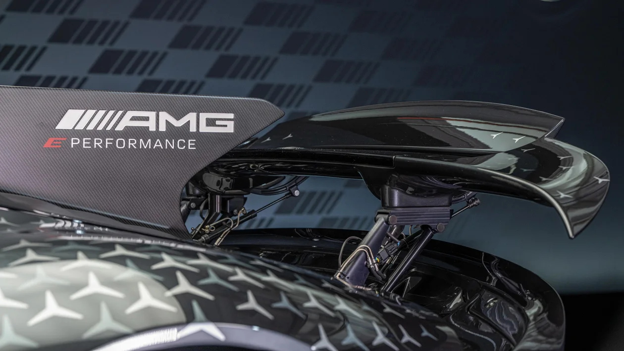 梅赛德斯-AMG One 超级跑车在英国投入生产