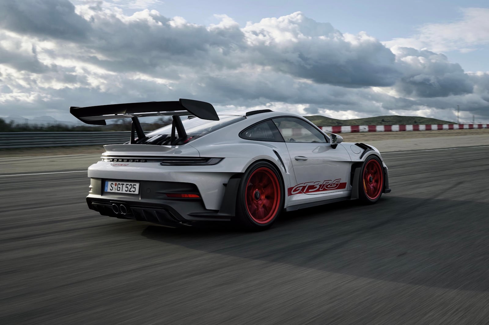 2023款保时捷 911 GT3 RS 揭晓：王者归来