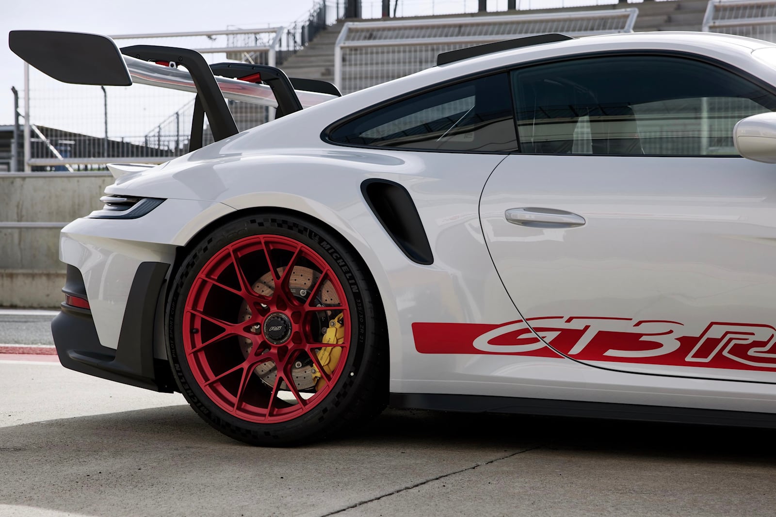 2023款保时捷 911 GT3 RS 揭晓：王者归来