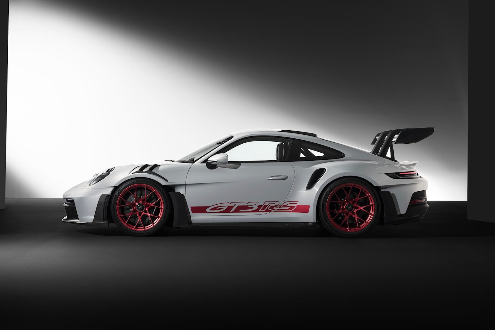 2023款保时捷 911 GT3 RS 揭晓：王者归来
