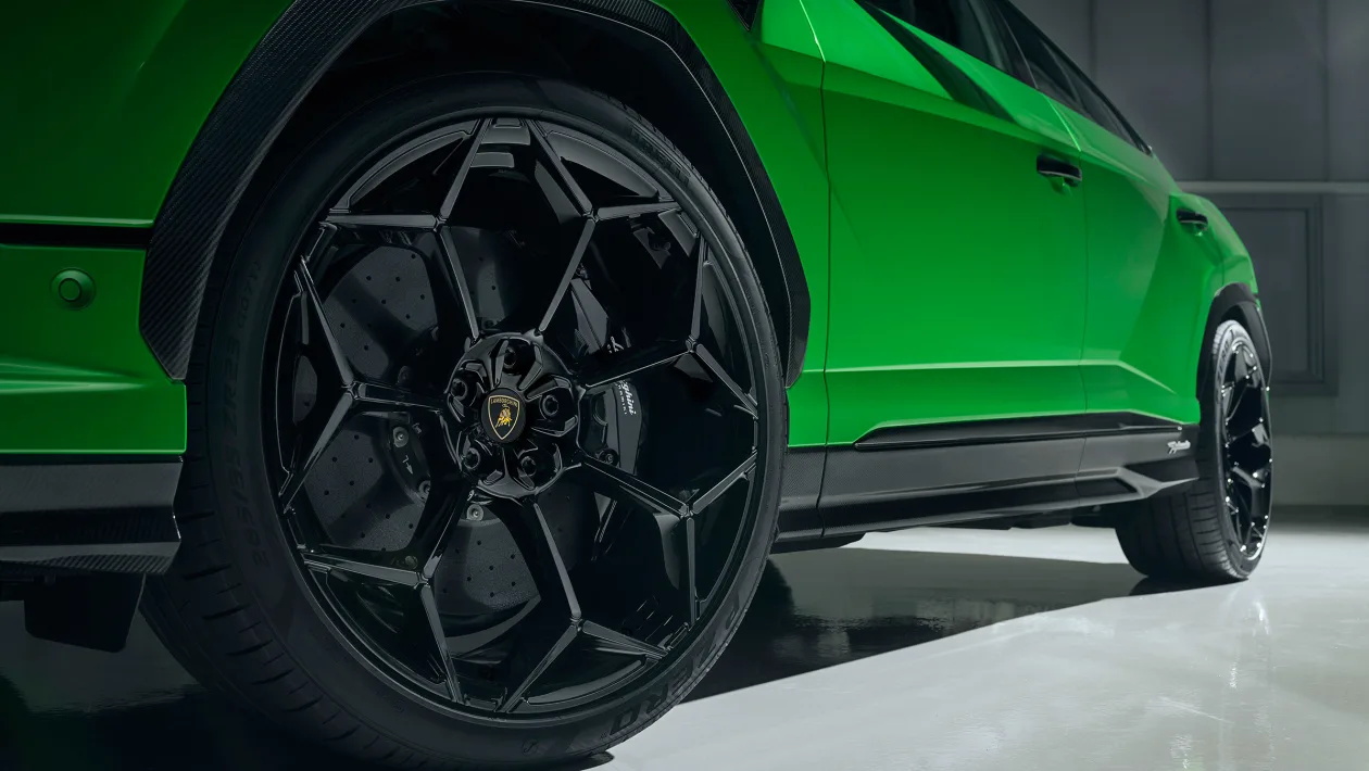 兰博基尼 Urus Performante “超级 SUV”首次亮相