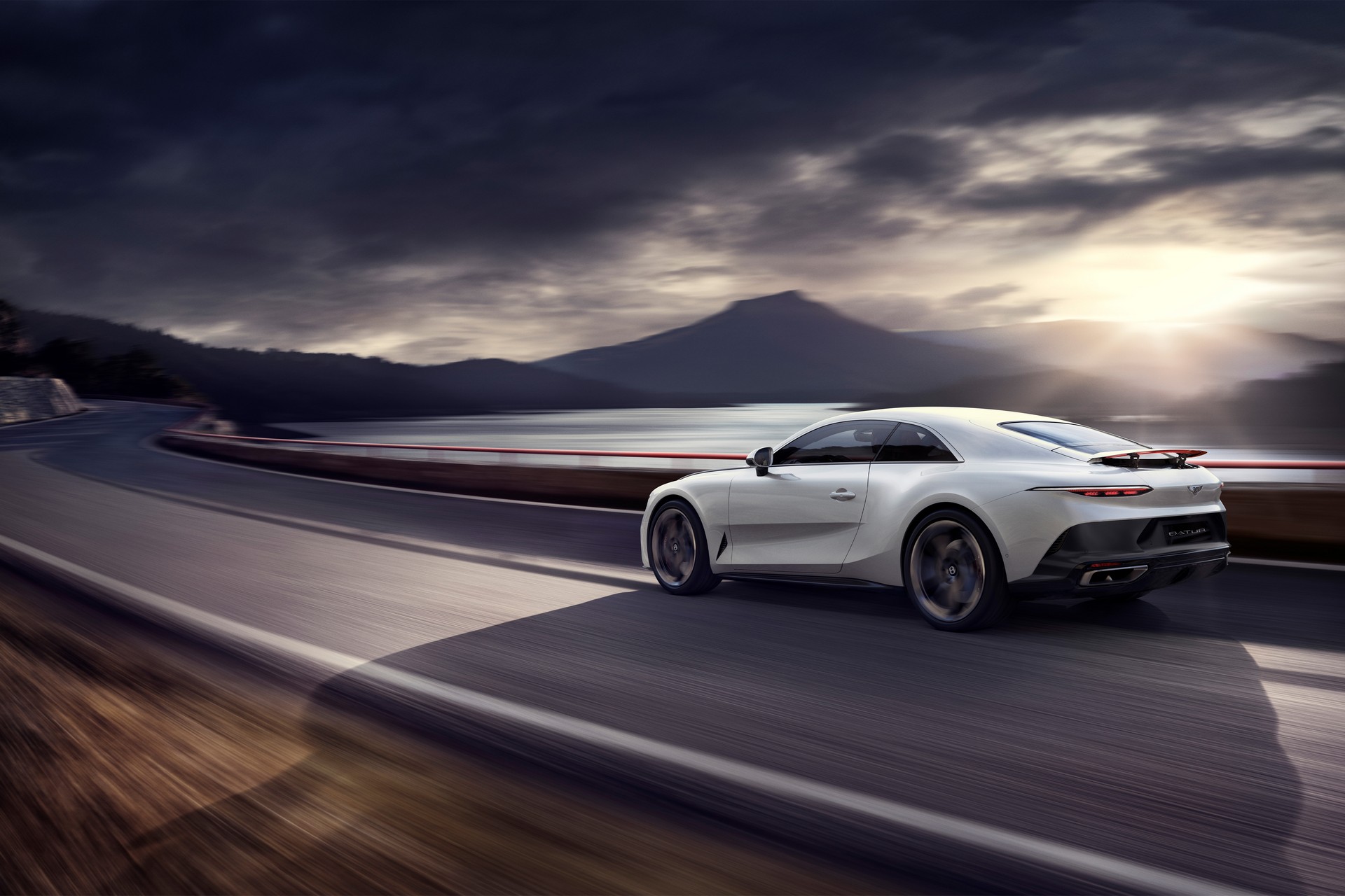 2022圆石滩车展：宾利Mulliner Batur