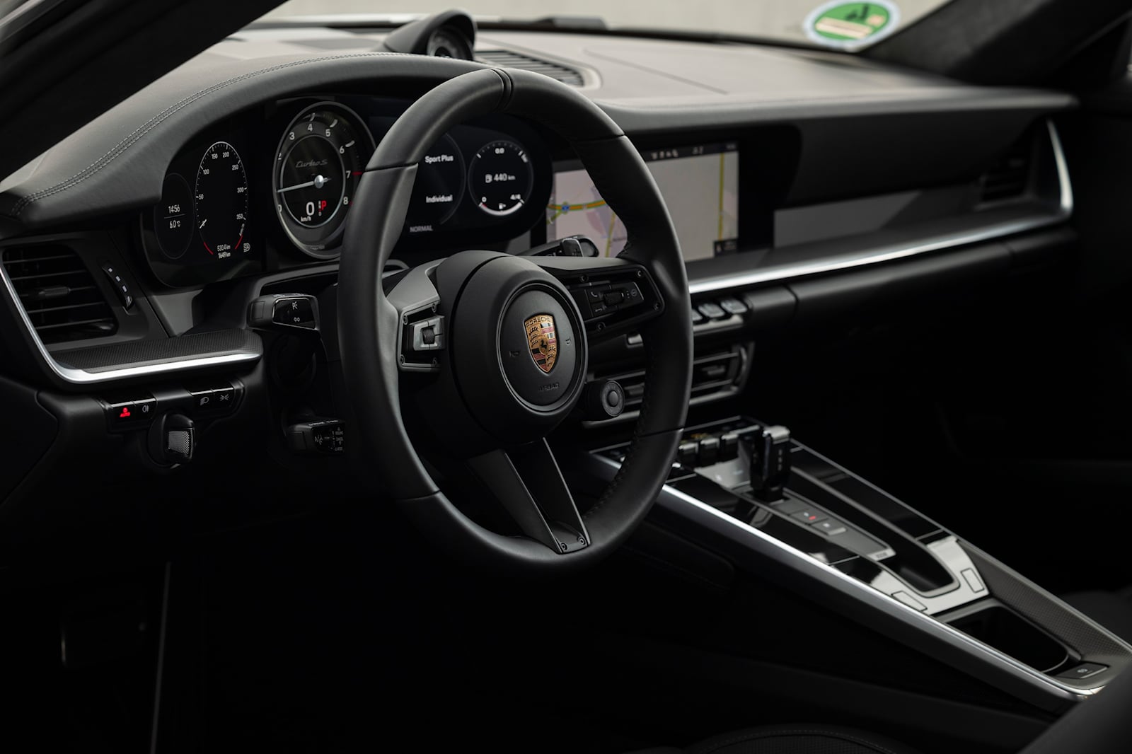 740-HP 保时捷 911 Turbo S 是独家超级跑车杀手