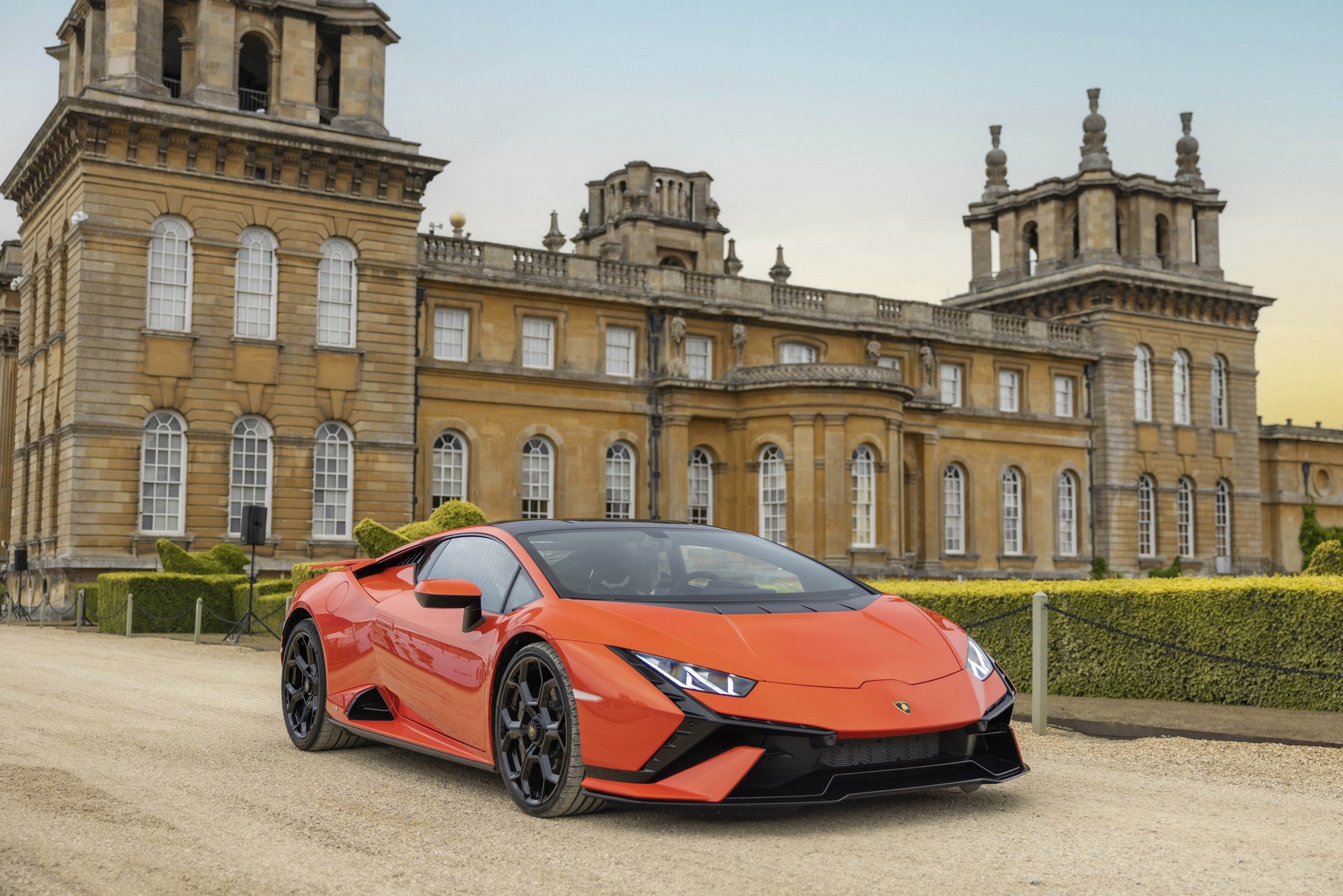 兰博基尼在汉普顿宫举办 Salon Prive 和 Concours d'Elegance