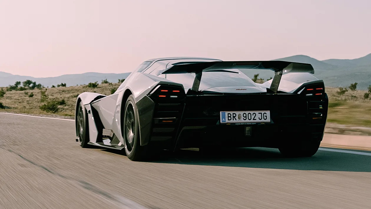KTM X-Bow GT-XR 500马力的公路合法GT2赛车官图正式发布 