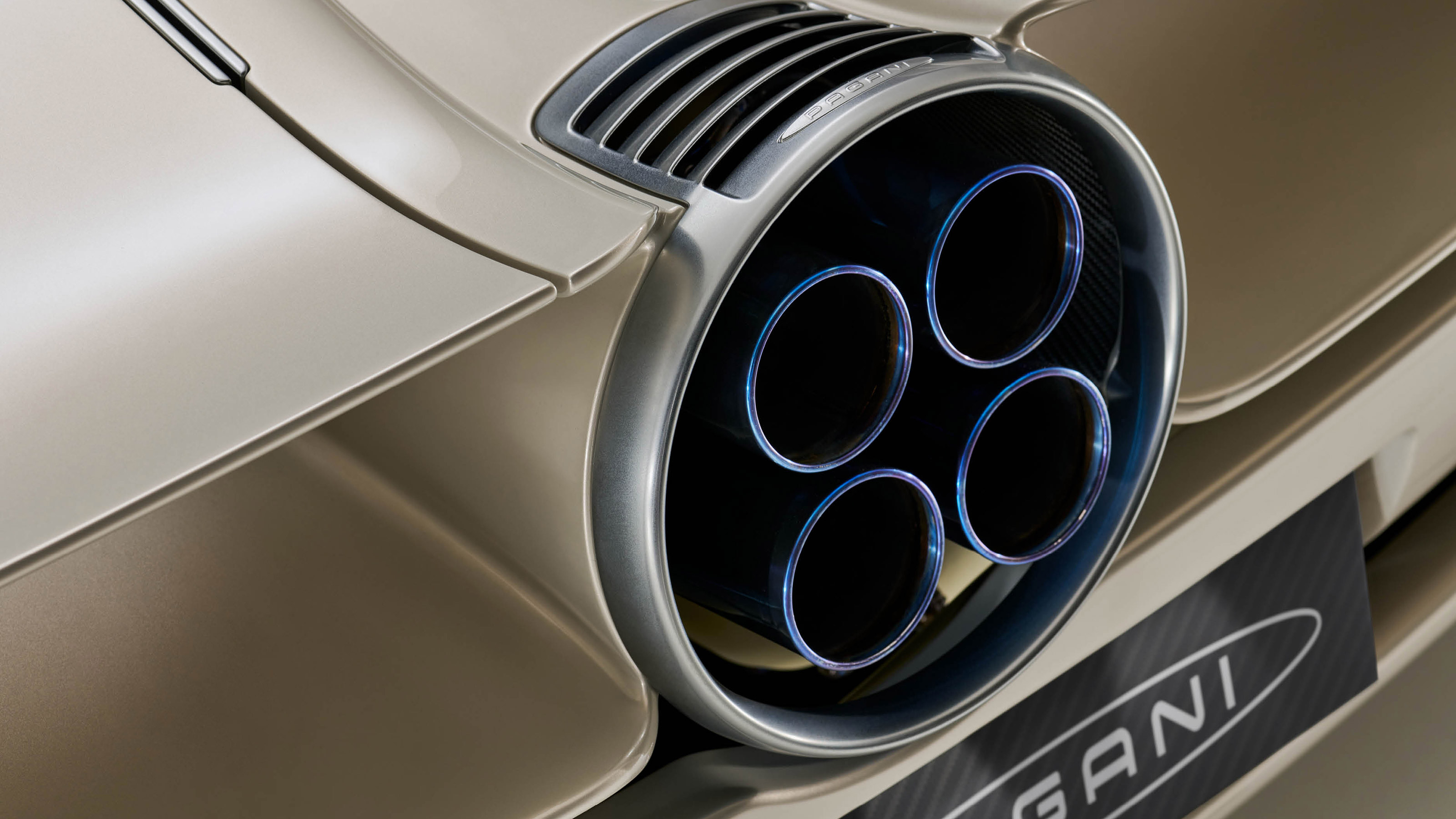 全新帕加尼Utopia正式发布 搭载 852bhp 双涡轮增压 V12发动机