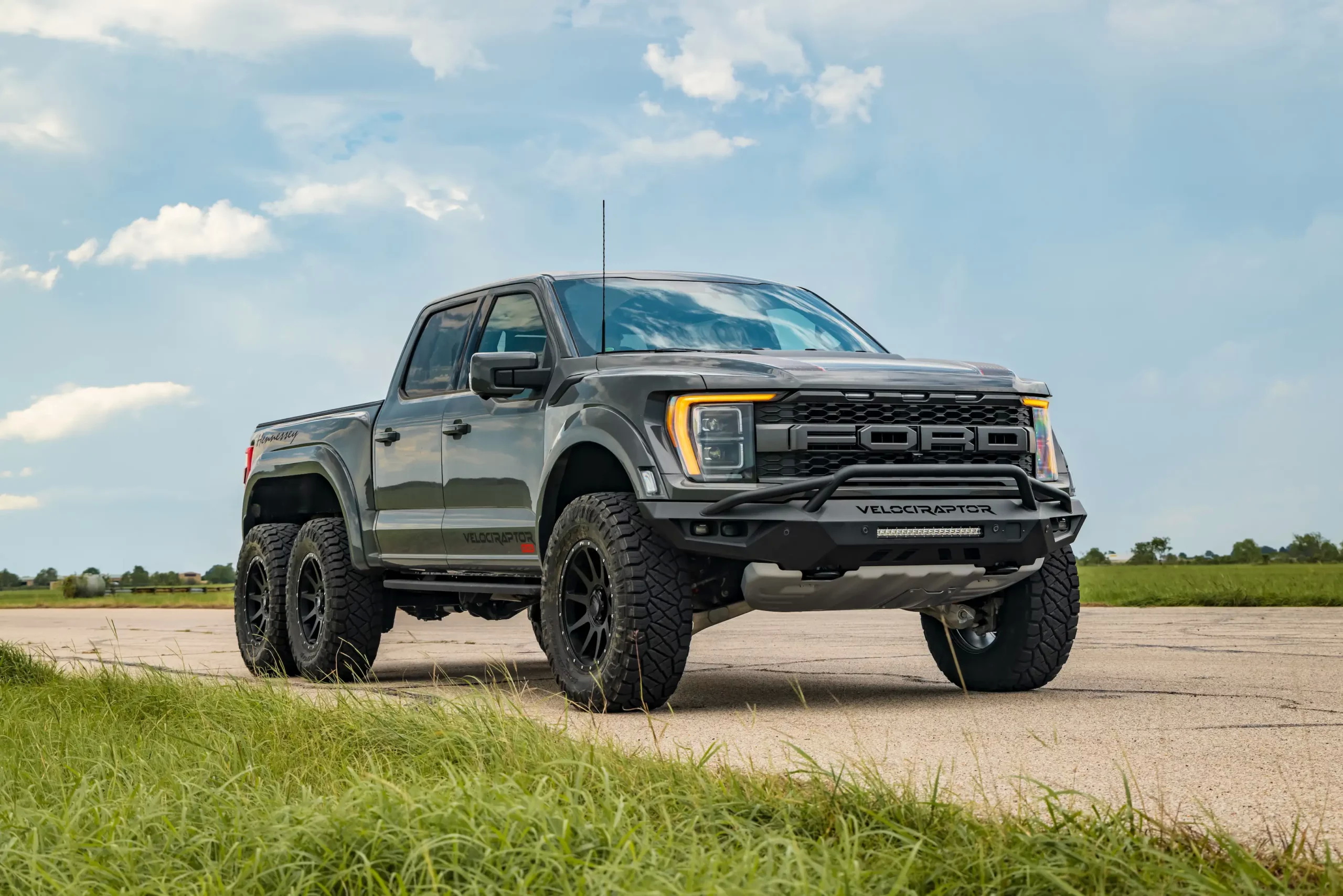 Hennessey VelociRaptor 6x6官图发布