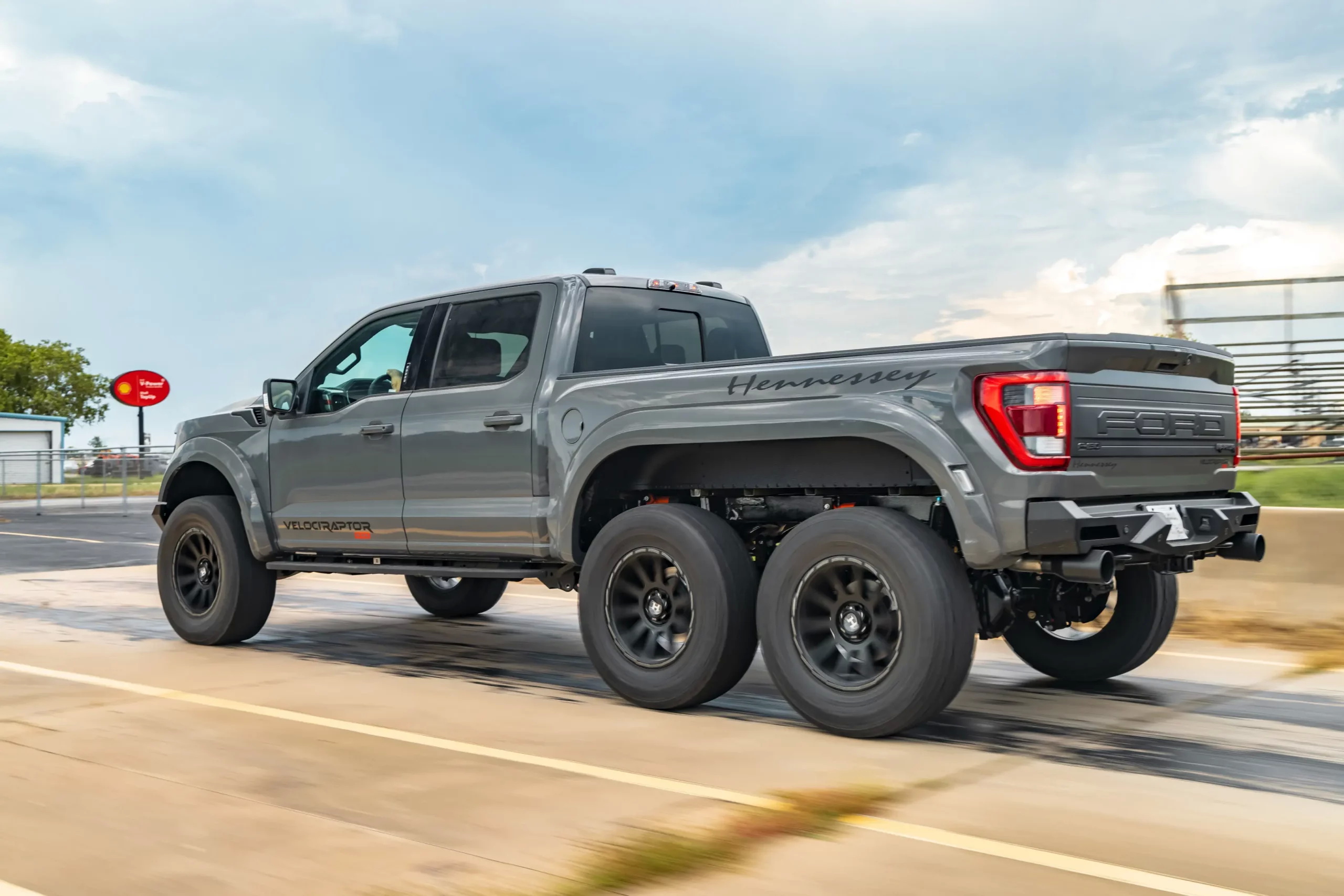 Hennessey VelociRaptor 6x6官图发布