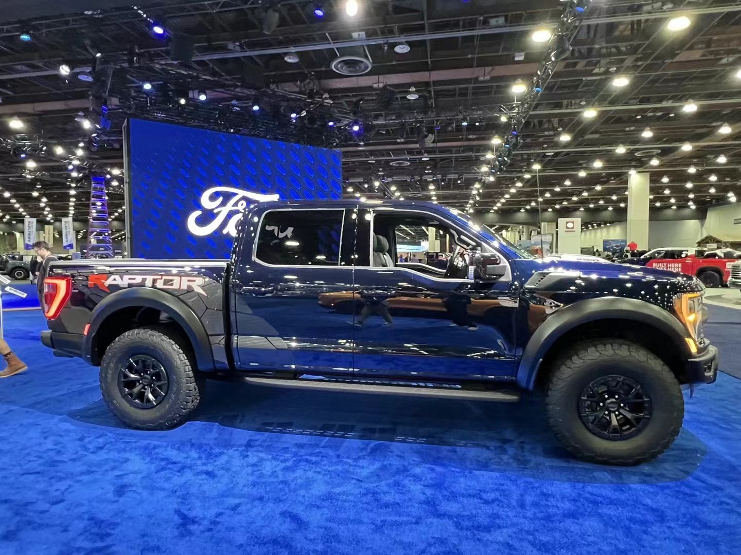 2022北美车展：福特F-150猛禽R发布