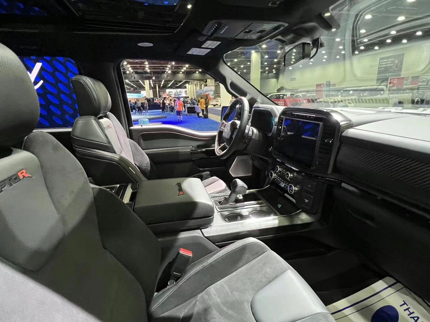 2022北美车展：福特F-150猛禽R发布