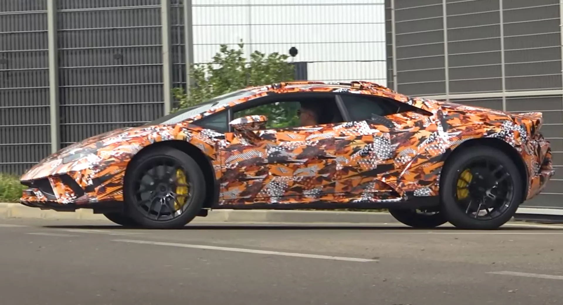 兰博基尼 Huracan Sterrato的新原型近距离测试谍照