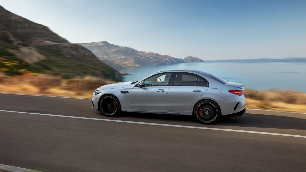 最强2.0T 全新梅赛德斯-AMG C 63 S官图
