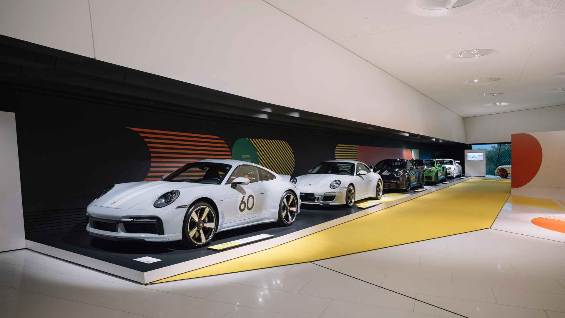 保时捷博物馆庆祝 911 Carrera RS 2.7 50 周年