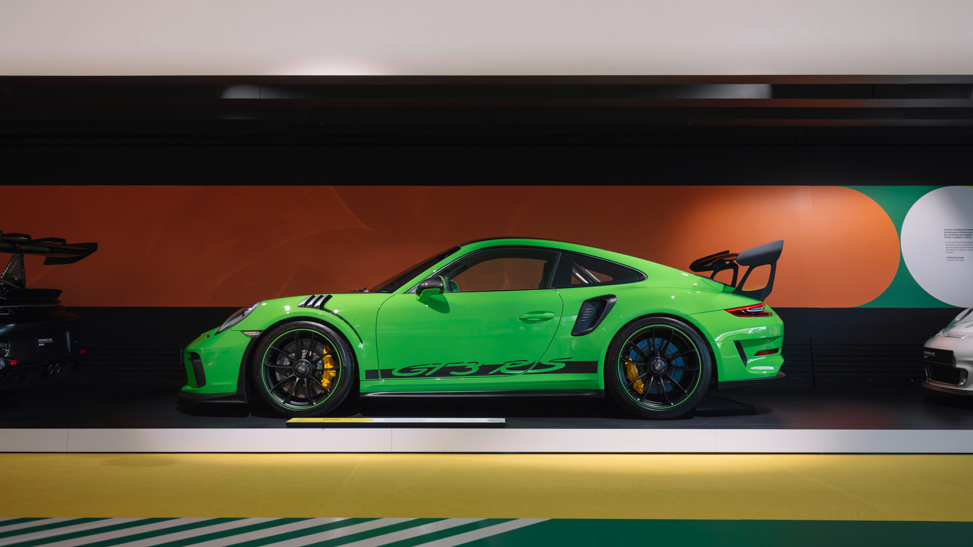 保时捷博物馆庆祝 911 Carrera RS 2.7 50 周年