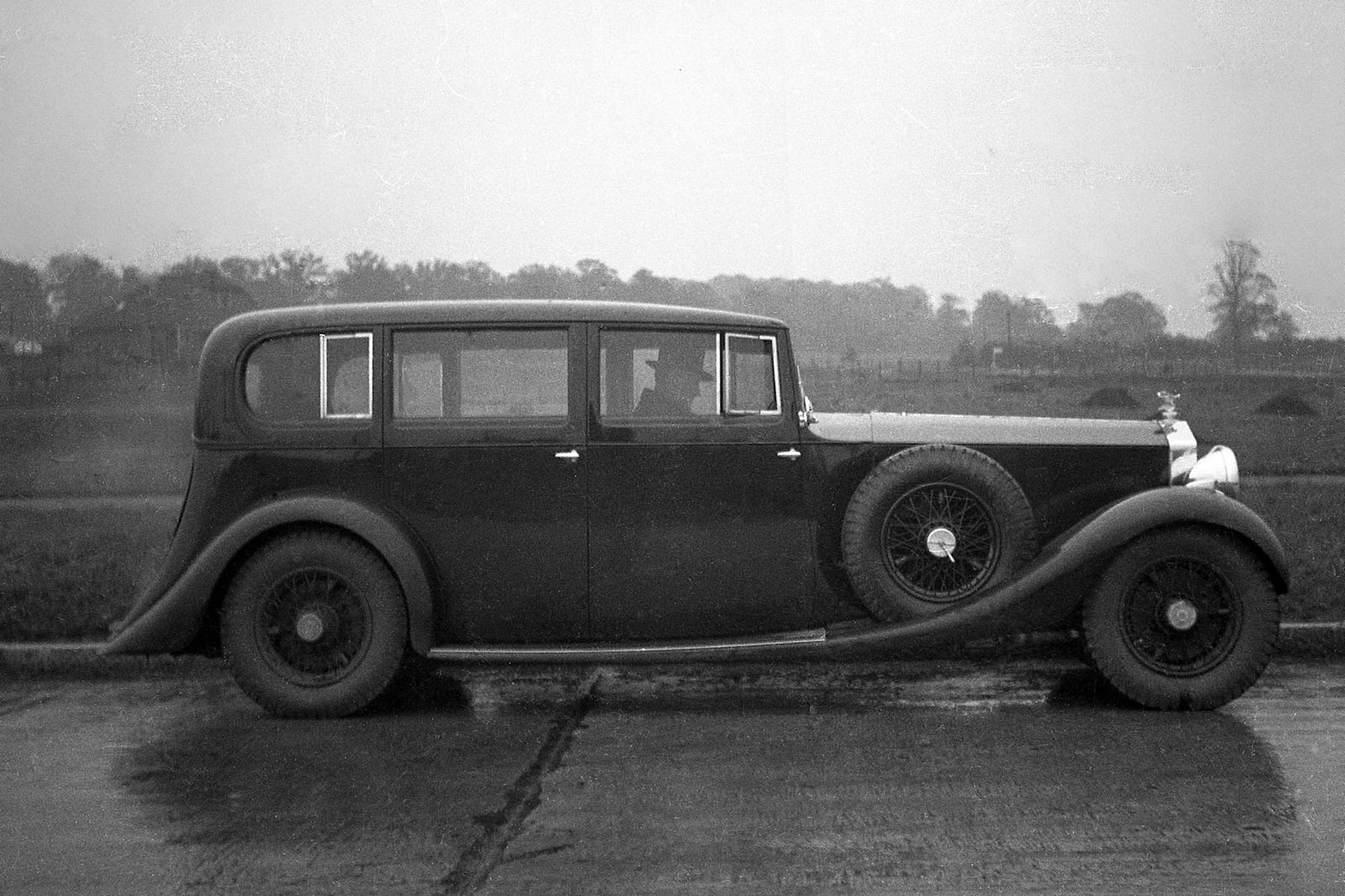 为什么Spectre是劳斯莱斯首款电动汽车的完美名称？
