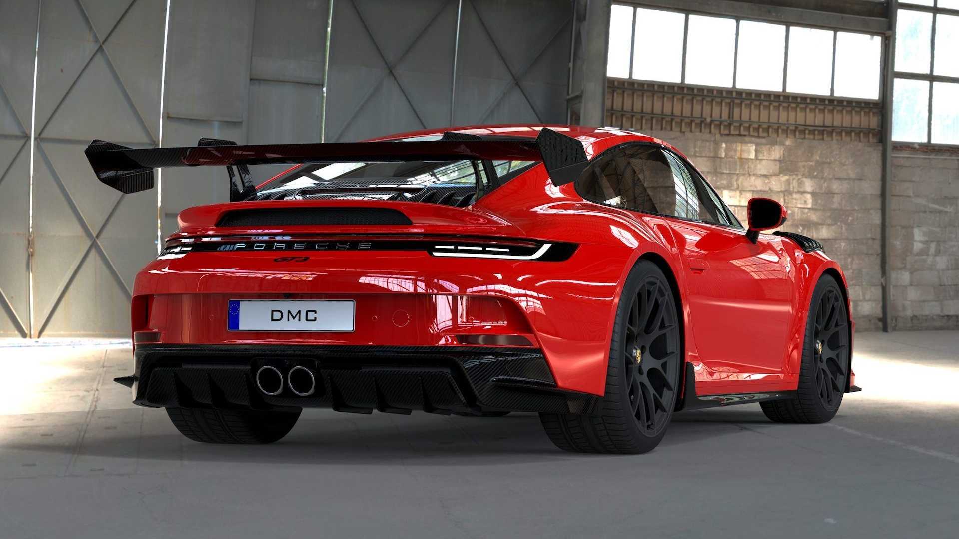 DMC为保时捷 911 GT3 Velocita 提供碳纤维套件