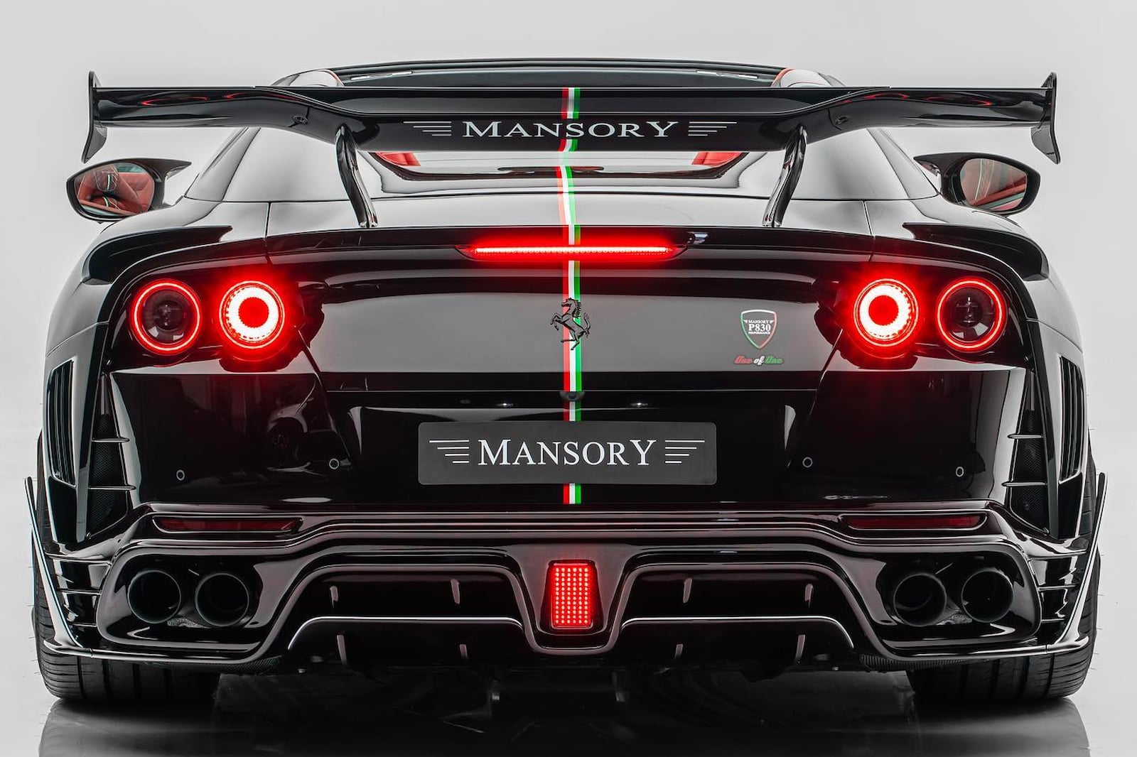 Mansory 推出名为 Stallone Tempesta Nera 的 One-Off 法拉利 812 GTS