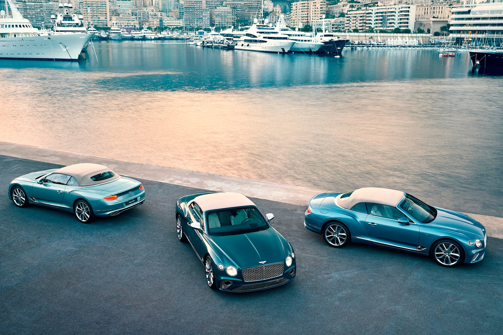 宾利 Mulliner Riviera 系列亮相