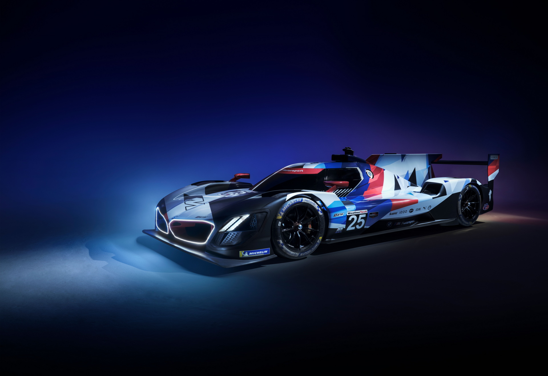 宝马将成为第一支将 LMDh 赛车加入 iRacing 的车队