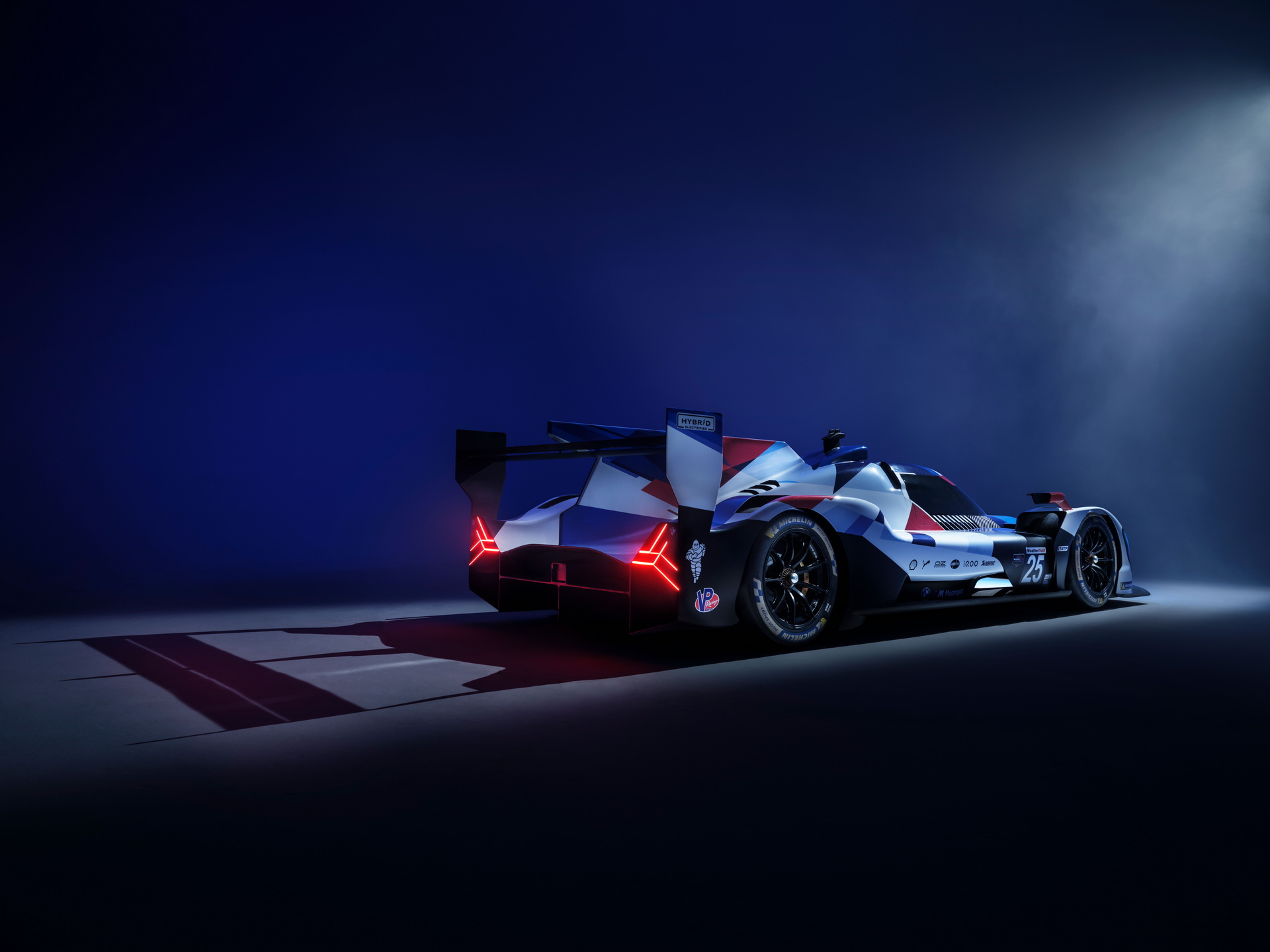 宝马将成为第一支将 LMDh 赛车加入 iRacing 的车队