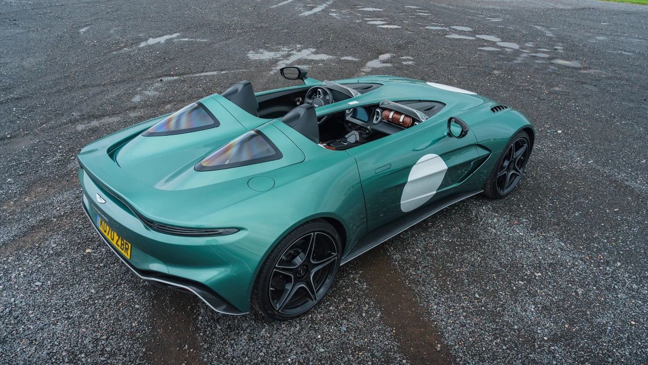 阿斯顿马丁 V12 Speedster 评测：法拉利Monza的敞篷竞争对手