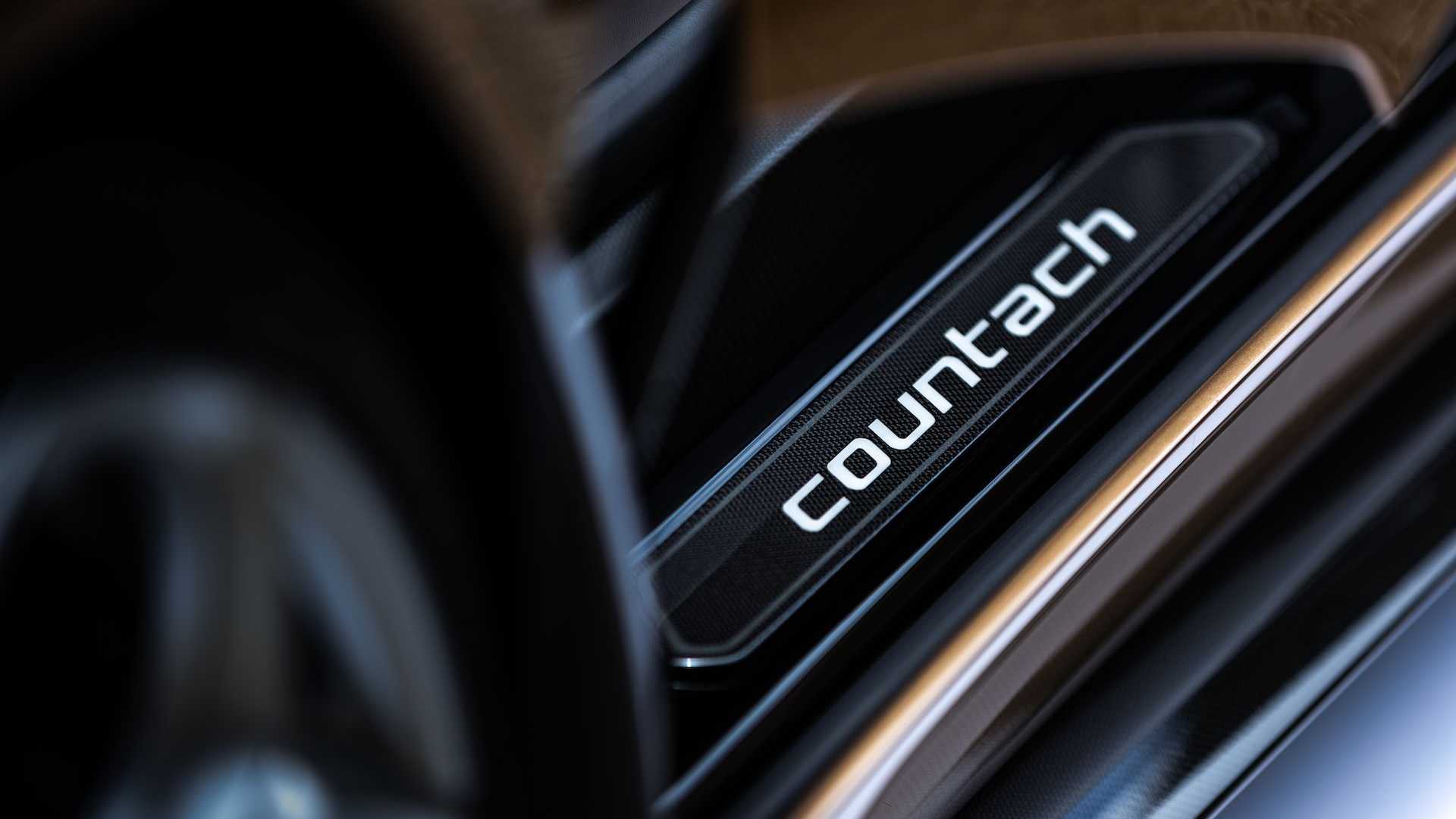兰博基尼Countach LPI 800-4海外召回 玻璃发动机盖可能脱落